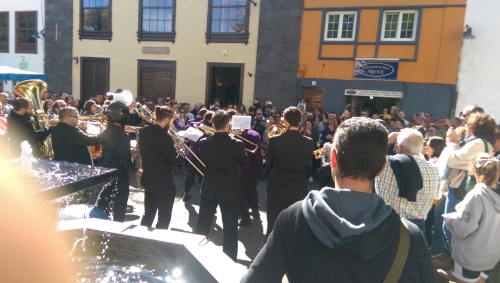 Picture 005-streetband-w500